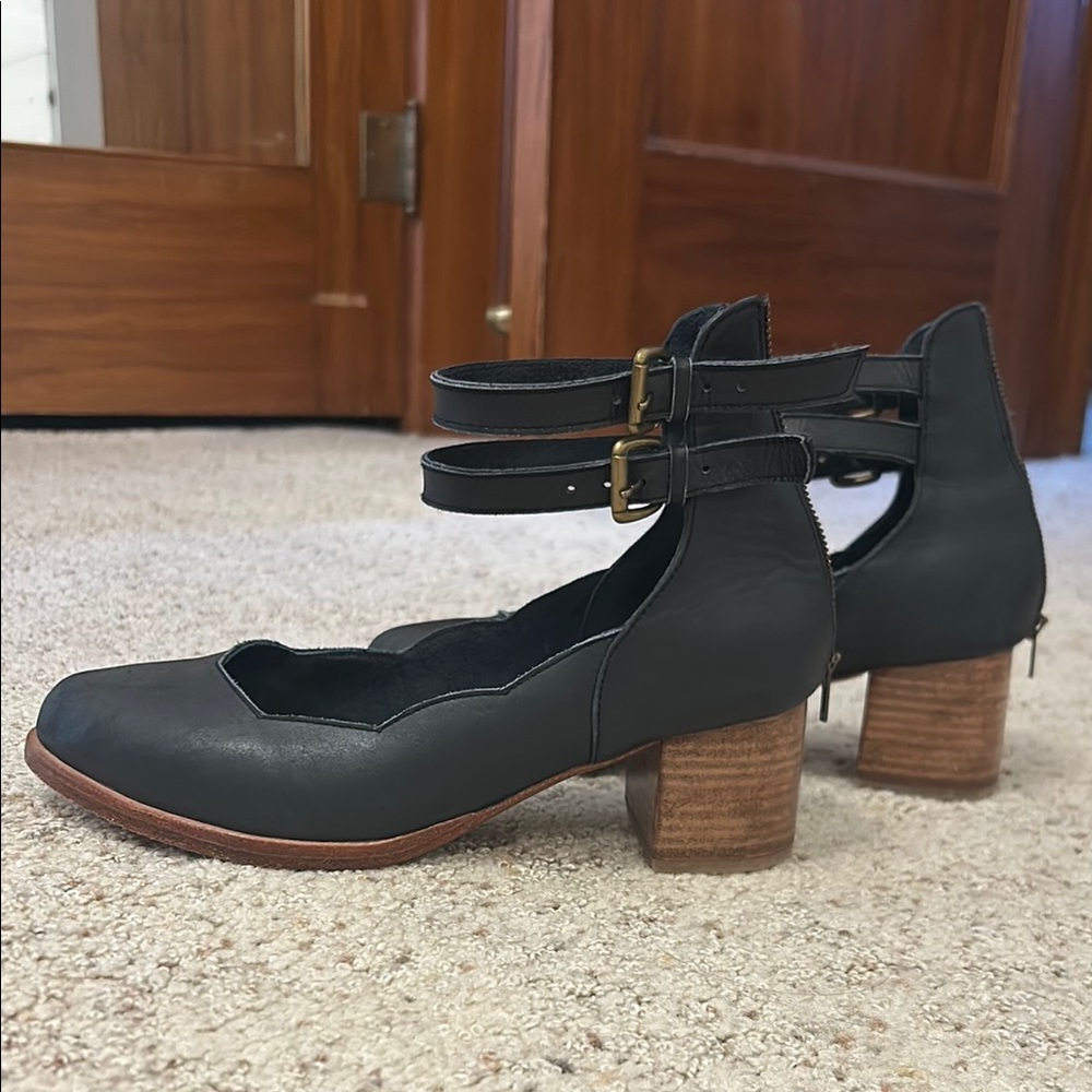 Black Leather Women's Shoes